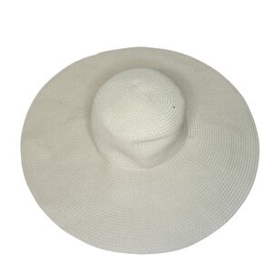 Floppy beach/sun hat